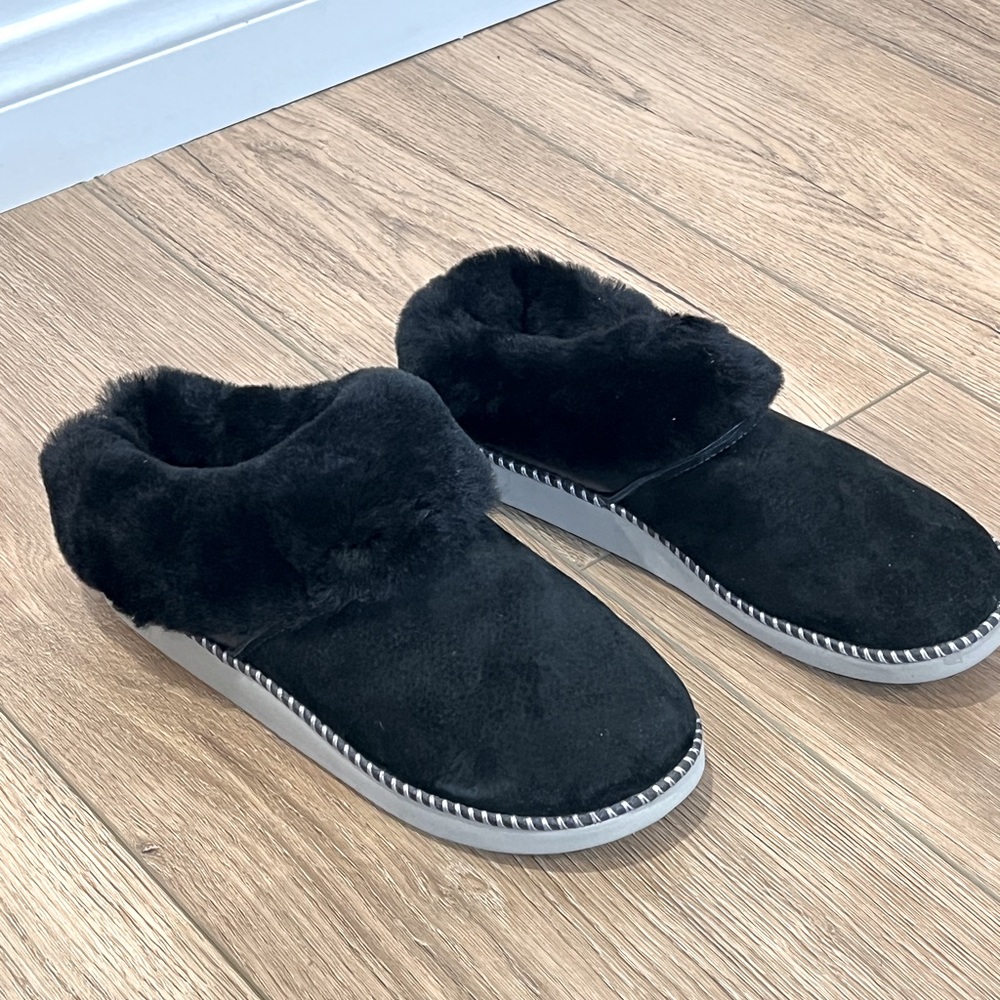 Like New - Olukai Ku'i Slipper - Womens 8 Black